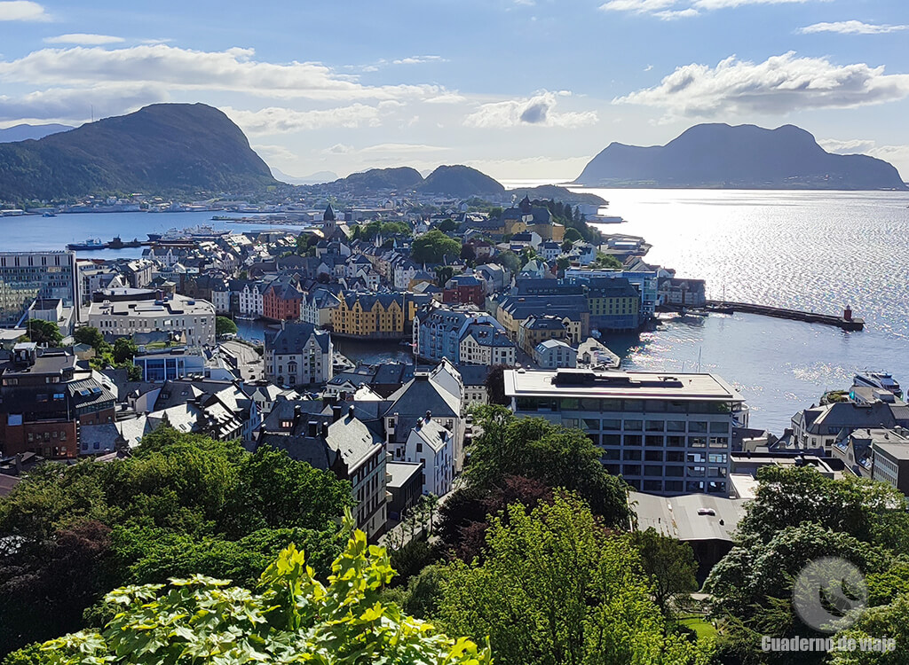 Ålesund fue uno de los centros de la Resistencia noruega contra la ocupación nazi Ålesund fue uno de los centros de la Resistencia noruega contra la ocupación nazi